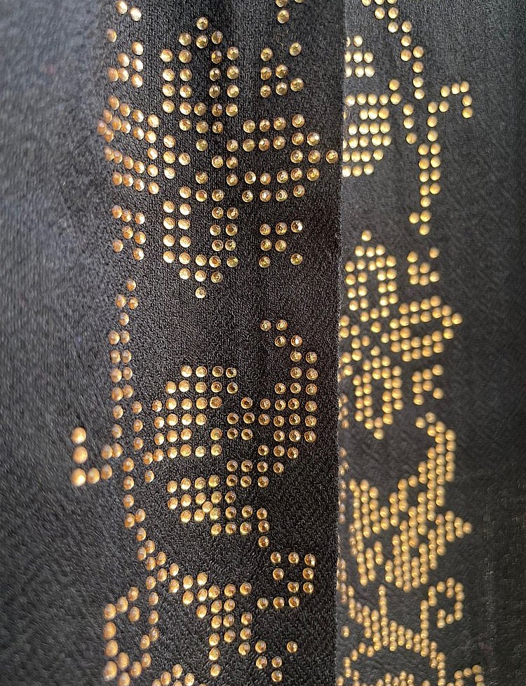 Sequence Border Scarf