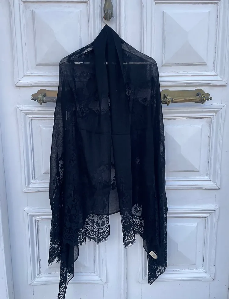 The Full body Lace Scarf