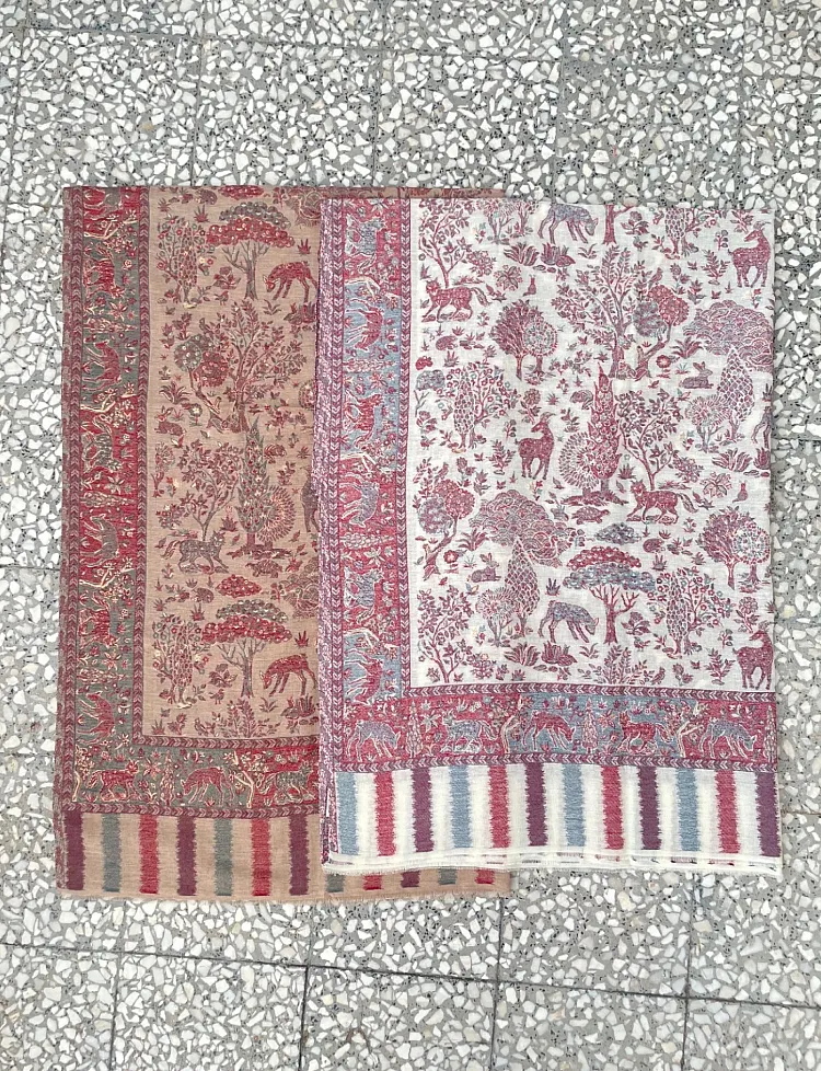 Wild life beauty shawl