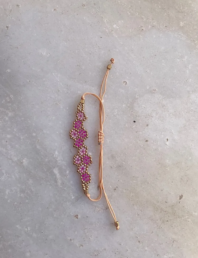 Beaded Flower Macrame bracelet