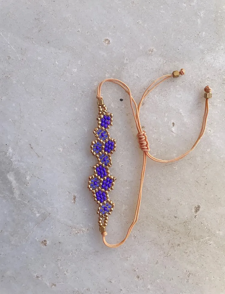 Beaded Flower Macrame bracelet