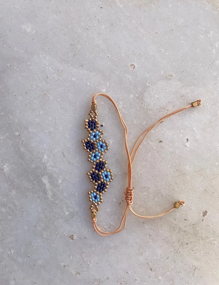 Beaded Flower Macrame bracelet