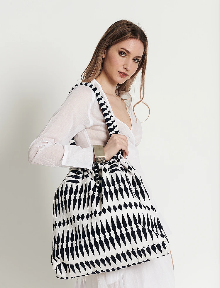 Spear Shoulder Bag Spear Shoulder Bag